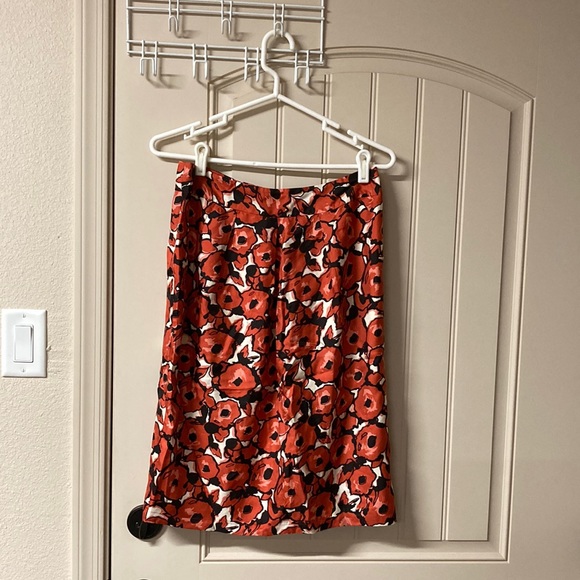 Boden Dresses & Skirts - Boden Beautiful Silk Pencil Skirt Lined Pleats Floral Zipper Back Vent